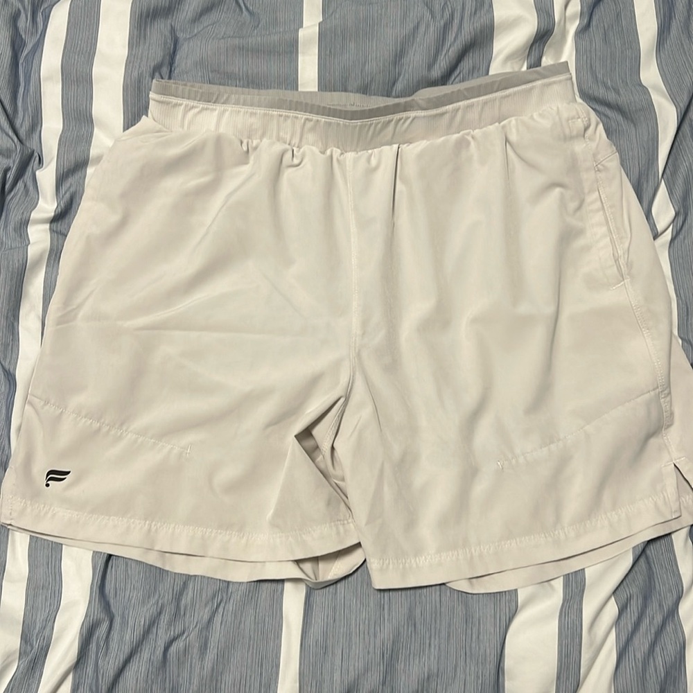 Fabletics The Fundamental II 5in Lined Short Size L, White